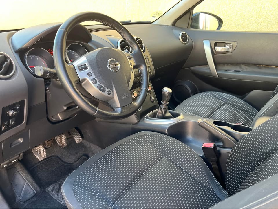 Vista trasera lateral Nissan Qashqai