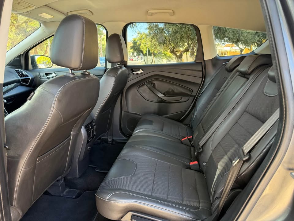 Interior trasero asientos Ford Kuga 2014