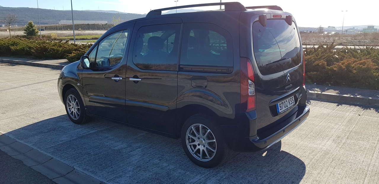 Citroën Berlingo - vista trasera lateral