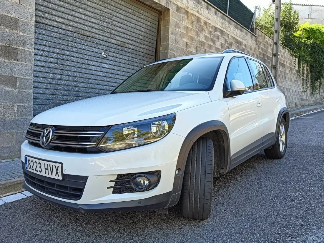 Volkswagen Tiguan vista lateral delantera